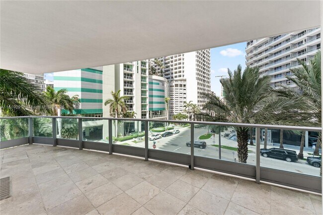 Building Photo - 1331 Brickell Bay Dr