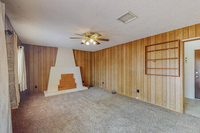 Building Photo - 7309 Coulson Dr NE
