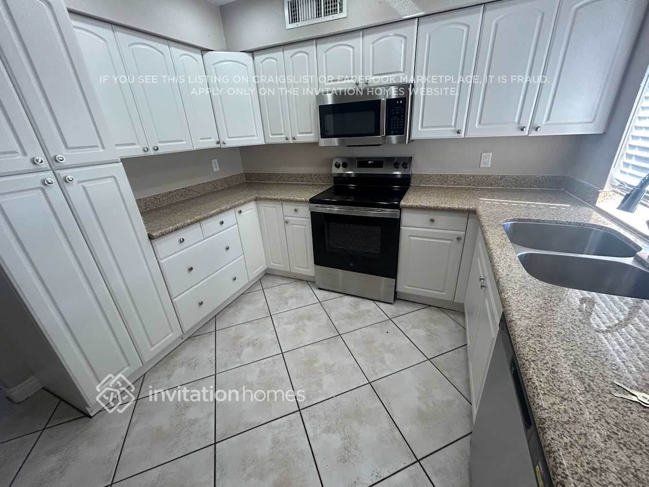 Building Photo - 5419 W Mercer Ln