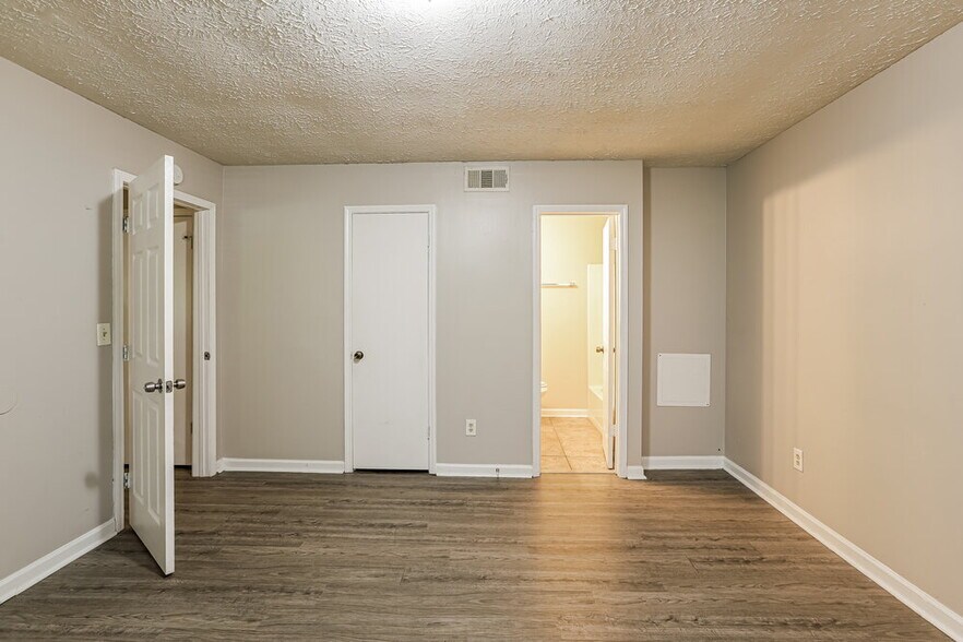 Building Photo - 4114 Red Laurel Way SW