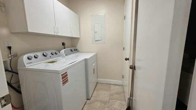 Building Photo - 7743 La Mirada Dr