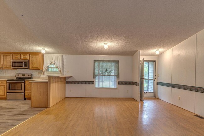 Building Photo - 1559 US-90