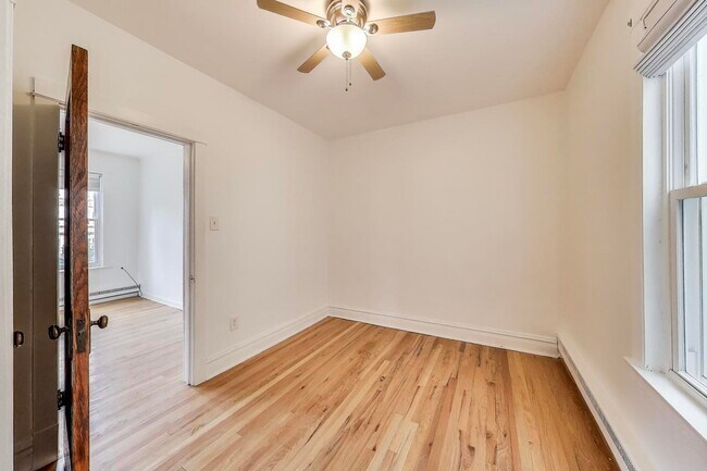 Building Photo - 4409 W Deming Pl
