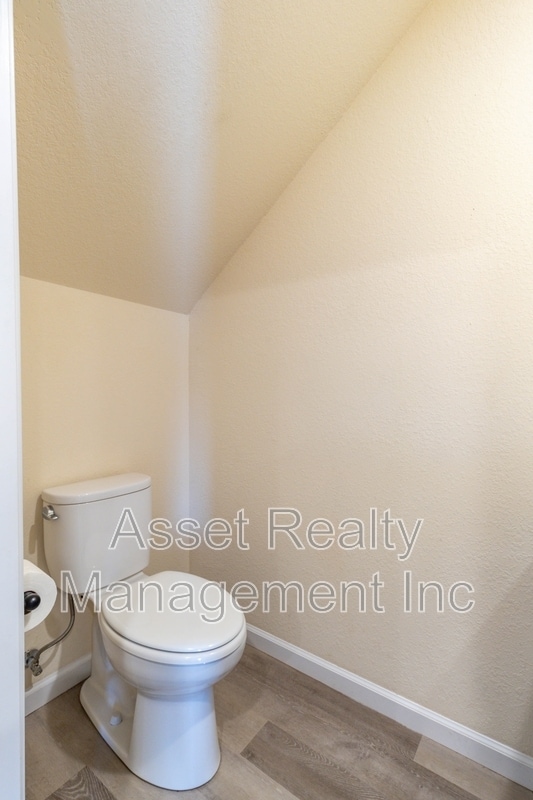 Building Photo - 931 Warrior Hill Dr