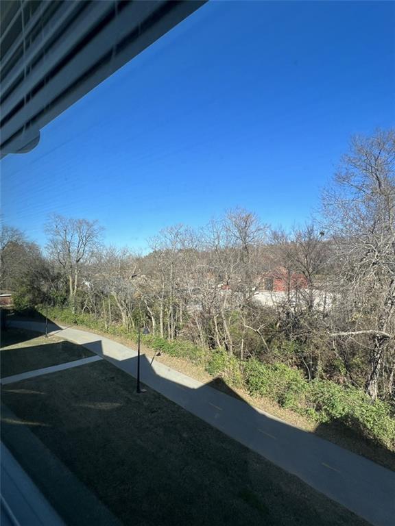 Building Photo - 944 N Willis Ave