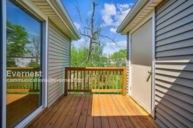 Building Photo - 1521 Oriole Ln