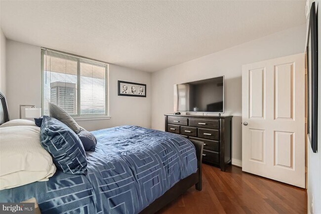 Building Photo - 414 Water St