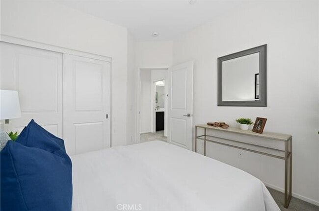 Building Photo - 747 Savi Dr