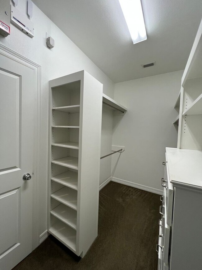 Building Photo - 2964 Elkton Trail