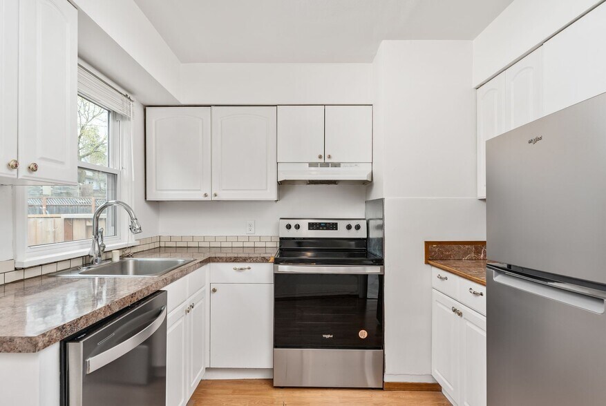 Building Photo - 1439-1439 NE Mason St