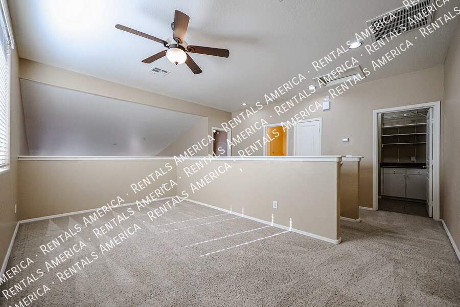 Building Photo - 1225 N 36th St