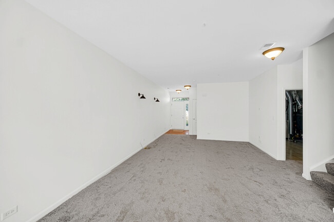 Building Photo - 1243 Waverly Dr