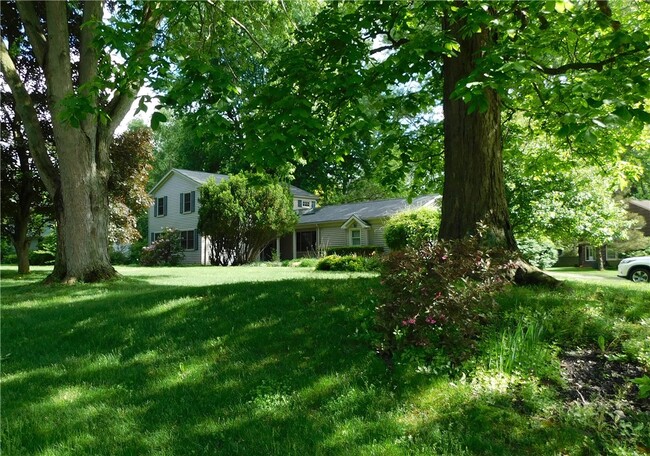 Primary Photo - 9 Woodstock Ln