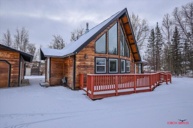 Building Photo - Enchanting Chalet-Style 3-bedroom, 2-bathroom Home!