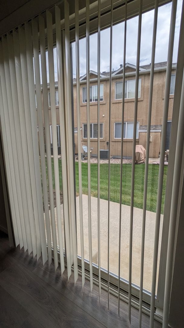 Building Photo - 3 BED/2.5 BATH TOWNHOME IN UNIVERSITY VILL...