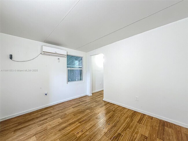 Building Photo - 1110 N 58th Ave