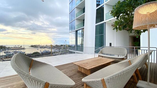 Building Photo - 1000 Auahi St