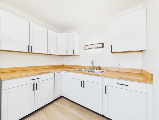 Building Photo - 3712 Swenson Ave