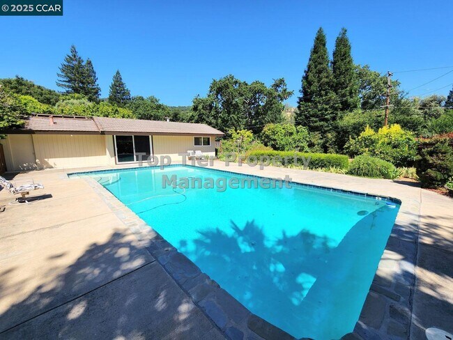 Building Photo - 171 Via Bonita