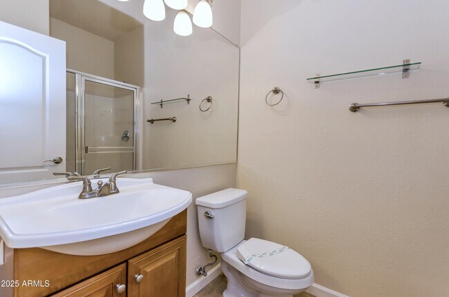 Building Photo - 413 W Weatherby Pl