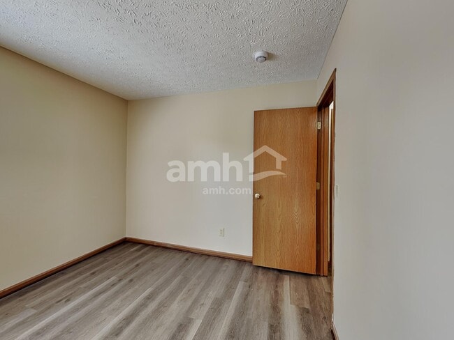 Building Photo - 4930 Kingpin Dr