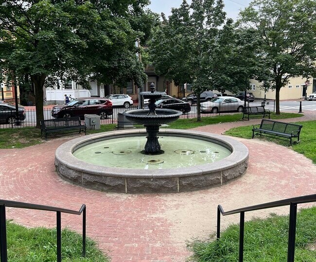 Building Photo - 214-216 E Eagle St