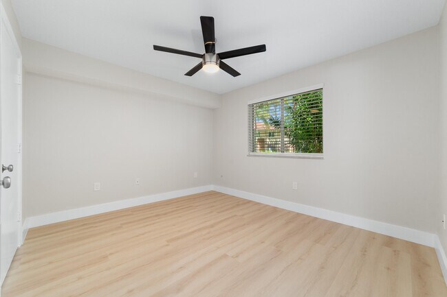 Building Photo - 3750 N Jog Rd