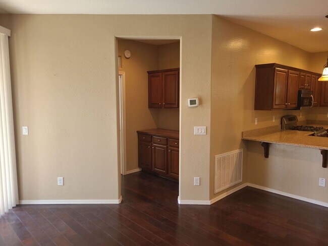 Building Photo - 4457 E Carob Dr