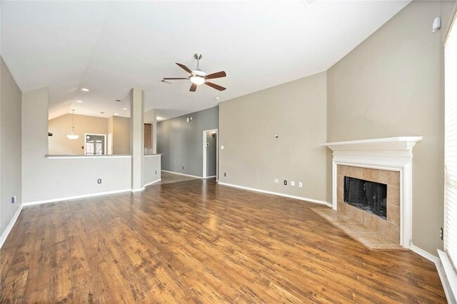 Building Photo - 2019 Shore Breeze Dr
