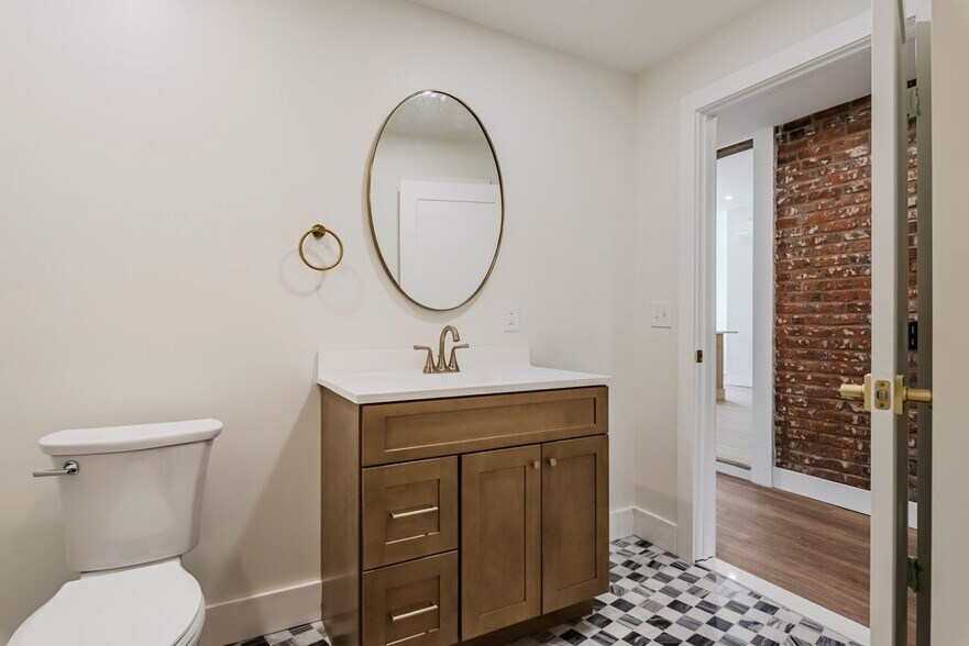 Building Photo - 110 Hotel St