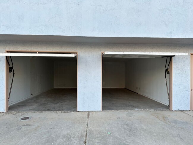 Building Photo - Imperial Beach 2 bed/2 bath home