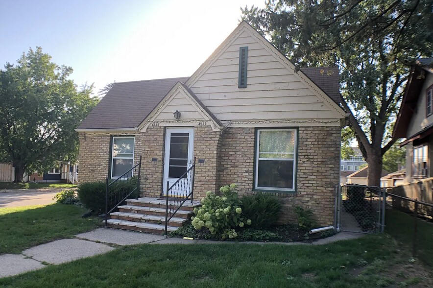 Building Photo - 4952 Abbott Ave S