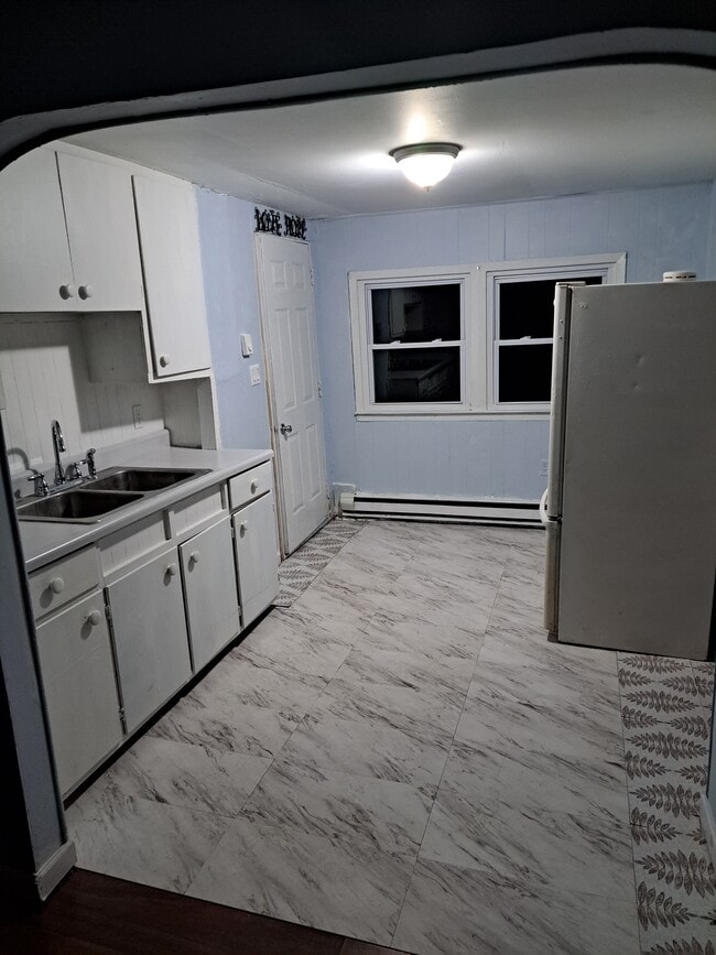 Building Photo - 390 Foordmore Rd