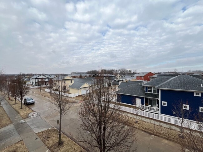 Building Photo - LUXURY 3br/2ba ON THE PENINSULA!! AVAILABLE JUNE 1st!