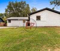 Building Photo - 401 Carver Ave