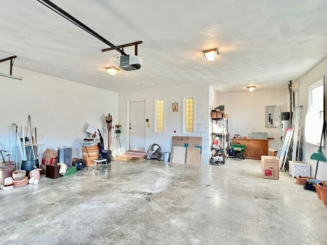 Building Photo - 4946 Appletree Dr