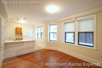 Building Photo - 881 Massachusetts Ave