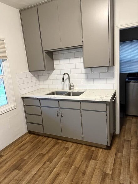 Building Photo - 677 Almond St