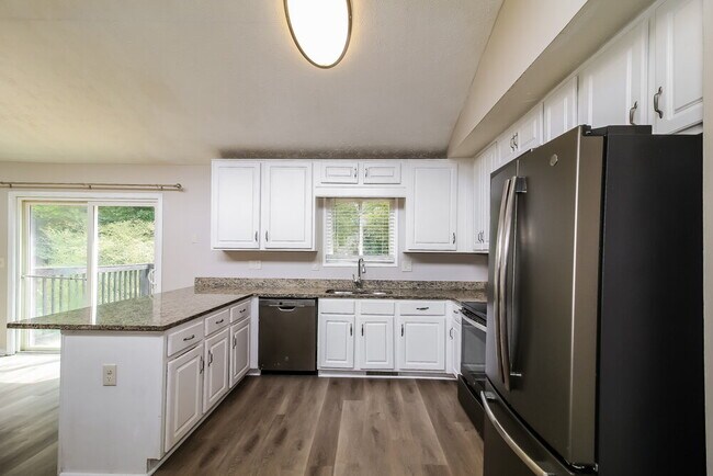 Building Photo - 3833 Chimney Mill Trail