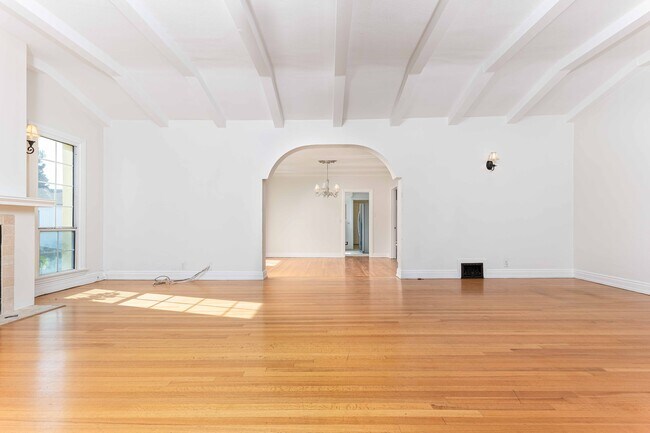 Building Photo - 6252 Commodore Sloat Dr