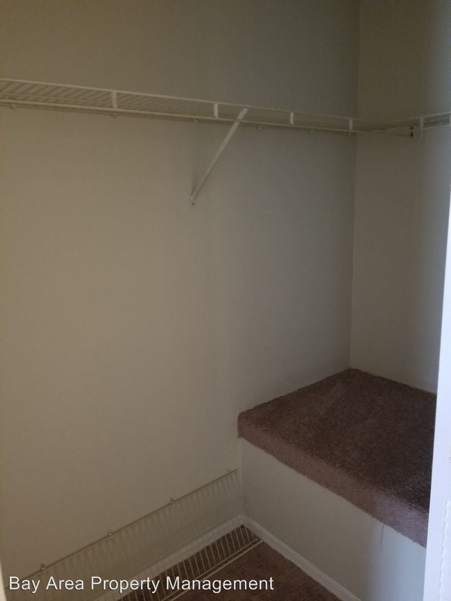 Building Photo - 2316 Fletchers Point Cir