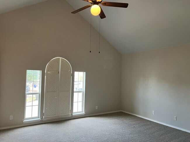Building Photo - 1120 W Florence Ct