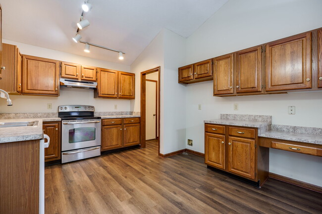 Building Photo - 4527 Williamsport Dr