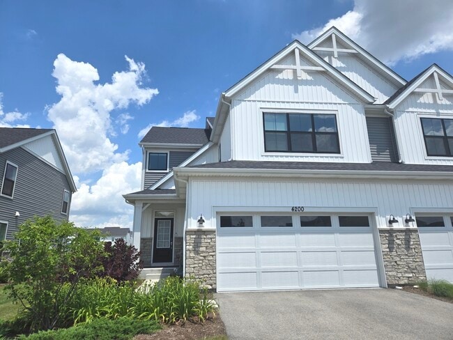 Primary Photo - 4200 Chelsea Mnr Cir