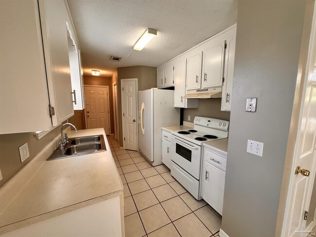 Building Photo - 5715 Cacica St