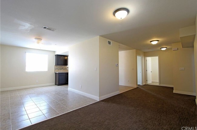 Building Photo - 343 E 37th St