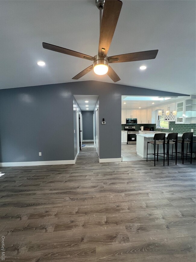 Building Photo - 60 Sunflower Dr