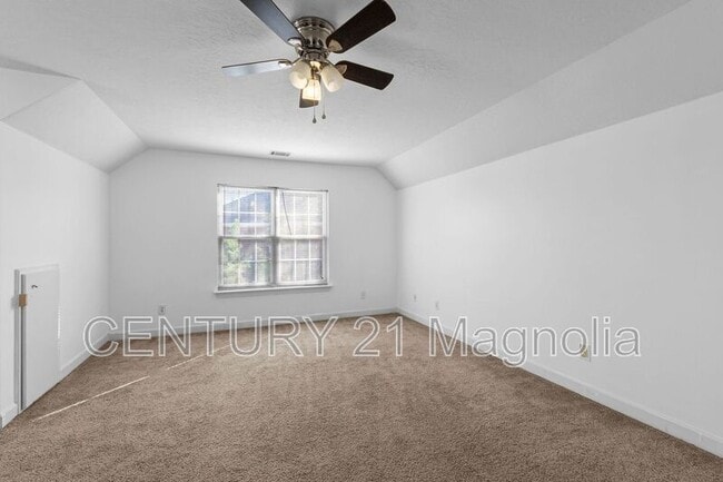 Building Photo - 832 Prairie Ln