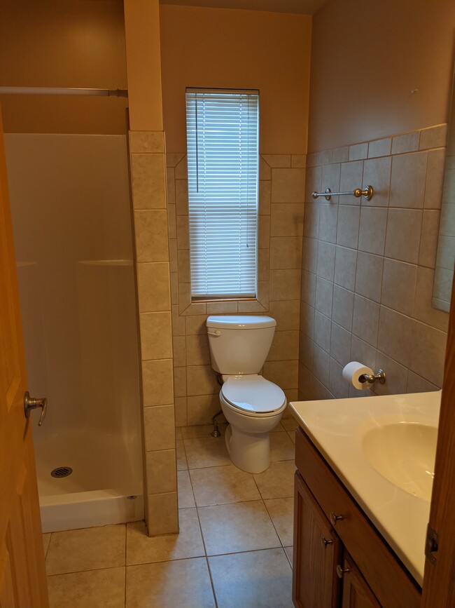 2nd Full bath - 1313 State St