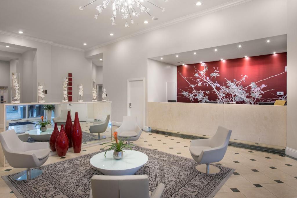 Building Photo - 7389 Universal Blvd